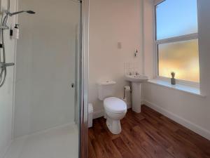 Euston Road - Beach Apartment 10