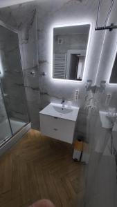 Hermes Sauna Jacuzzi