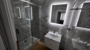 Hermes Sauna Jacuzzi