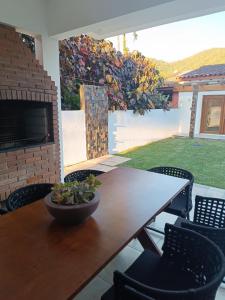 House 400 meters from Mococa Beach, Caraguatatuba-SP