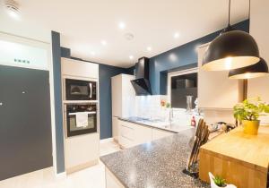 Exclusive 2 Bedroom Flat in Queens Park!
