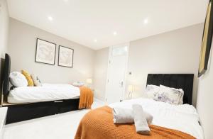 Exclusive 2 Bedroom Flat in Queens Park!