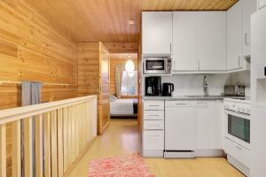 Pyhäkoti A - 30 Meters From the Slopes