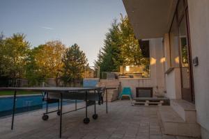 Villa with Pool Bragadiru