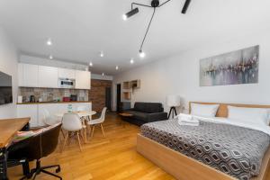 Starowiślna 14 Downtown Studios by BookingHost