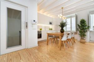 Apartment • Downtown Lisbon • 3 Bedrooms • Balcony