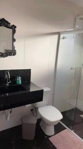 House with swimming pool, 4 en-suites, 6 parking spaces