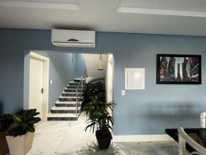 House with swimming pool, 4 en-suites, 6 parking spaces