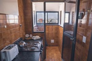 Check and Home - Yrigoyen - 3 Huéspedes en el Centro