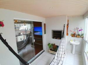 Quadra Mar com Ar mais Sacada Fechada sem insetos