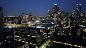 Docklands 2BR Apt - Walk to CBD South Wharf DFO