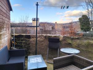 Canalside View House - Modern 11 Bed Retreat in the Yorkshire Dales