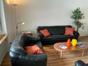 Cosy 3 bedroom Balcony Free parking Fast Wifi