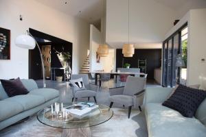 Chill at architect designed home with wild swimming