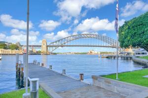 Iconic 1 BR Harbour View Apartment