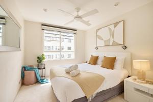 Iconic 1 BR Harbour View Apartment