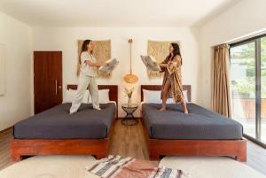 La Veleta Hotel - Trendy Stay - Pool View