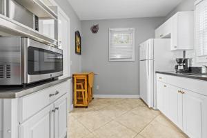 Prime Downtown Location - Truman Little Cozy Cottage