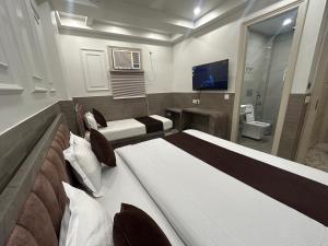 Newly Built Guest House Shree Guru 3 Minute Walking Distance From New Delhi Railway Station