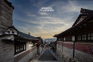 Heritage Garden Hanok Sosodang Book chon Seoul