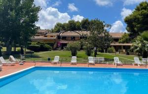 Gorgeous Apartment In Drapia With Swimming Pool