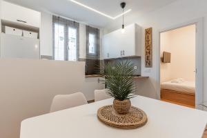Charmingly renovated -2Bdrs 2Baths -Atocha
