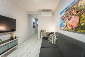 NEW - Only Suites Modern 2-Bedroom Maiosnette with Private heated Jacuzzi by SF Homes