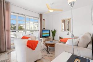 Sunny terrace apt in Torreblanca by Costarentals