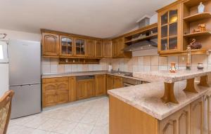 Gorgeous Apartment In Biograd Na Moru With Heated Swimming Pool