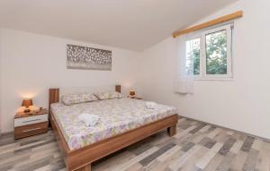 Gorgeous Apartment In Biograd Na Moru With Heated Swimming Pool