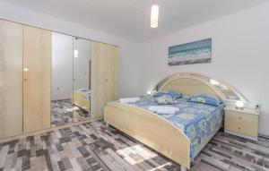 Gorgeous Apartment In Biograd Na Moru With Heated Swimming Pool