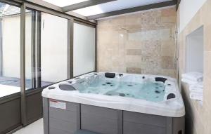 Lovely Home In Thun-Saint-Martin With Wifi