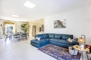 Villa Amira by Villa Plus