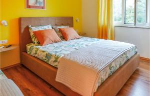 Gorgeous Apartment In Brsec With Wifi