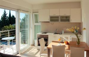 2 Bedroom Amazing Apartment In Klek