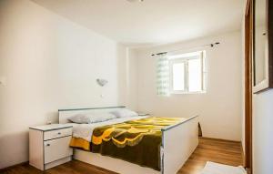 Amazing Apartment In Lopar With Wifi