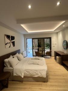 Muntenia Inn Apartments and Suites