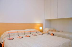 Sunny flat with terrace - Beahost