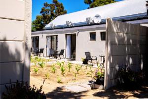 Tuscan Flatlet at 13 Olives Estate