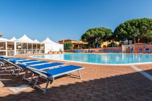 Cozy studio with shared pool