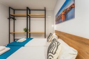 NEW - Only Suites apt 4 Modern 2-Bedroom apartment with common heated Jacuzzi by SF Homes