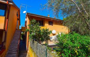 Stunning Apartment In Drapia With Wifi