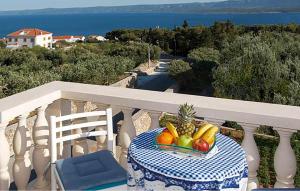 Pet Friendly Apartment In Bol With Lake View