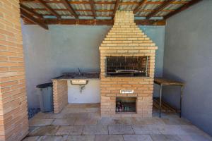 Casa c Piscina e Churrasqueira em Condominio