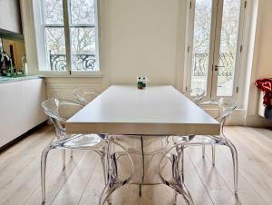 Stylish 1 Bed in SW7 with Private Balcony