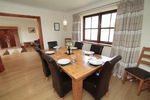 4 Bed in Gower oc-hh151