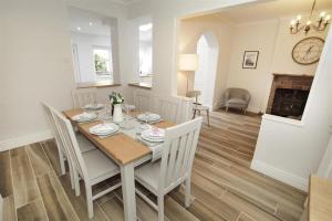 4 Bed in Mumbles oc-hh1209