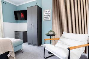 DiscountsContractorsWIFIFree ParkingSmart TV