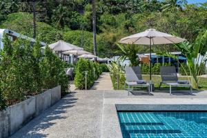Cozy Nomad Cabin Bangtao — Poolside Beach Retreat