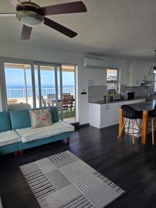 92 Camarque - 3 Bedroom Apartment In Umdloti - 180 Degree Sea Views